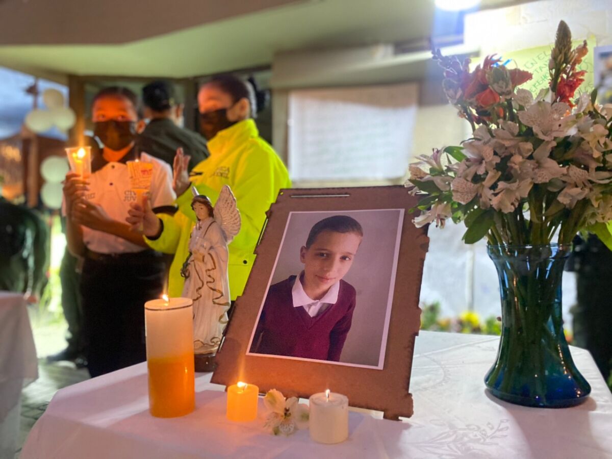 Desde Venezuela se habrían planeado atentados recientes en Bogotá “Mediante las labores de monitoreo y seguimiento de la Defensoría del Pueblo, se ha podido evidenciar el interés de las facciones disidentes de las ex FARC-EP en retomar el control sobre corredores históricos, los cuales se tornan imperiosos para el desarrollo de diferentes eslabones de la cadena del narcotráfico, el transporte de tropas, víveres y armamento. De esta manera, el corredor occidental ( Vincula Ciudad Bolívar, Soacha, Sumapaz, y el sur del departamento del Tolima), se convierte en una puerta desde y hacia la capital, otorgándole un valor geoestratégico al conectar Bogotá, mediante las provincias de Soacha”, dice la entidad.