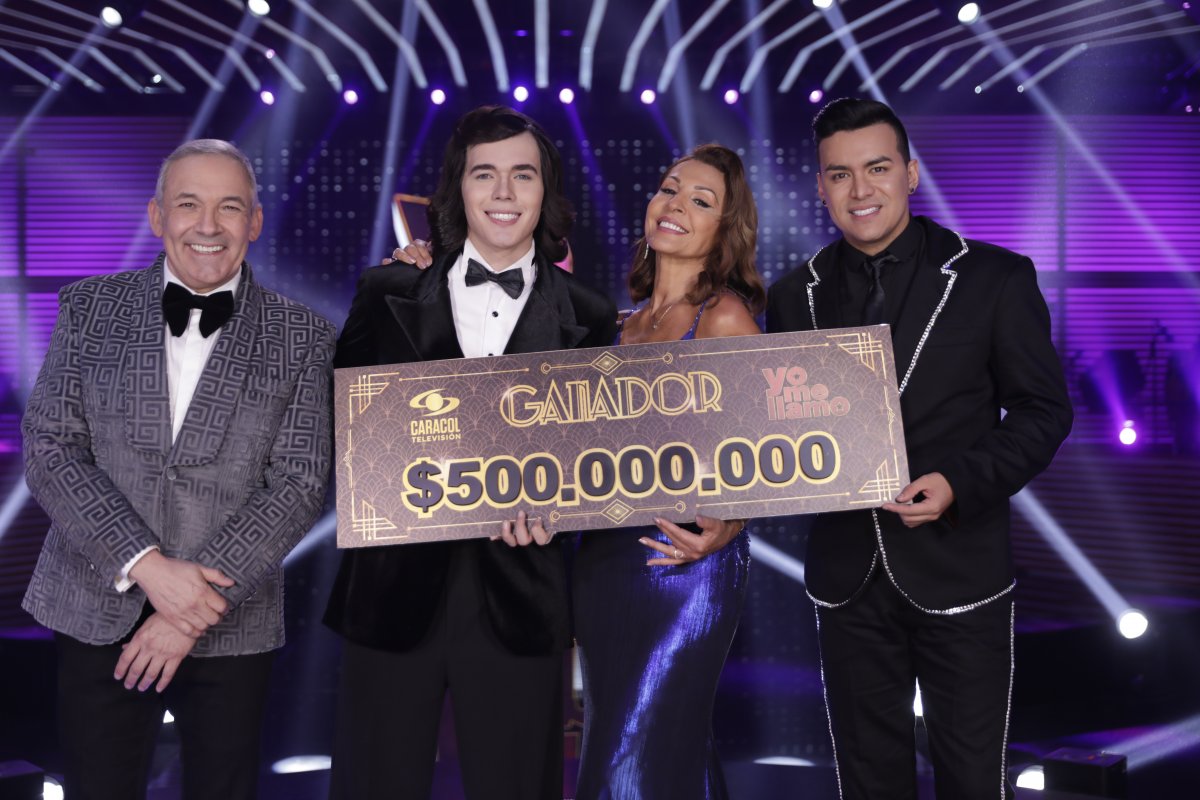¿Qué hará Alejando León con el dinero que ganó en 'Yo me llamo? La lucha fue interesante en el final de temporada del programa 'Yo me llamo'. Los dos mejores imitadores del programa medían fuerza cuando el jurado que tomaría la última decisión eran los televidentes, quienes debían escoger entre la imitación de un artista actual y de fama mundial, frente a otro que es un clásico de clásicos de la música romántica en español.