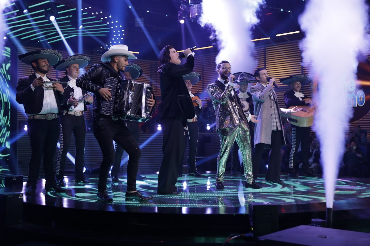 ¿Qué hará Alejando León con el dinero que ganó en 'Yo me llamo? La lucha fue interesante en el final de temporada del programa 'Yo me llamo'. Los dos mejores imitadores del programa medían fuerza cuando el jurado que tomaría la última decisión eran los televidentes, quienes debían escoger entre la imitación de un artista actual y de fama mundial, frente a otro que es un clásico de clásicos de la música romántica en español.