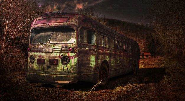 Mitos y leyendas desconocidos de Colombia Desde los llanos hasta Antioquia y de Cundinamarca a la Costa, son muchos los colombianos quienes aseguran haber presenciado, e incluso padecido, la existencia de espectros paranormales cuya existencia representa todo un cúmulo de imágenes y sentimientos que van más allá de la imaginación.
