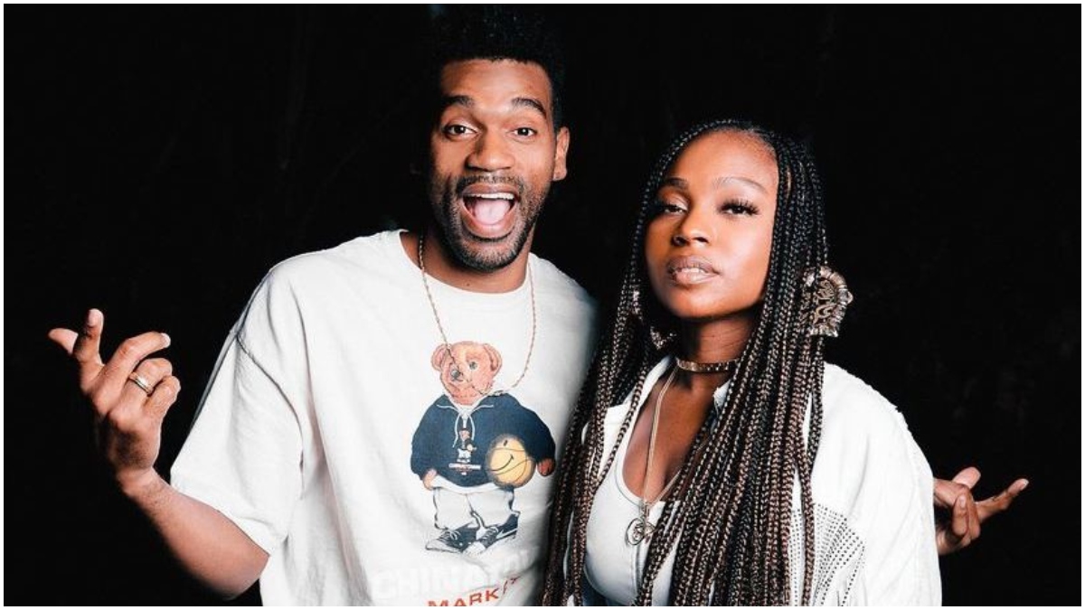 Divorcio a la vista: 'Goyo' y 'Tostao', de 'Chocquibtown', se estarían separando 1 Divorcio a la vista: 'Goyo' y 'Tostao', de 'Chocquibtown', se estarían separando La historia de amor entre Carlos Yahanny Valencia Ortiz, más conocido como 'Tostao', y Gloria Martínez, mejor conocida como 'Goyo', estaría llegando a su final, pues después de diez años de relación la pareja estaría solicitado formalmente el divorcio.
