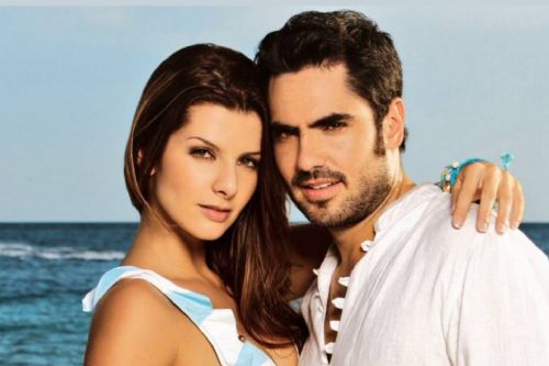 Lincoln Palomeque cada vez más lejos de Carolina Cruz La lejanía entre la presentadora Carolina Cruz y el padre de sus hijos, Lincoln Palomeque, es evidente en redes sociales. Y es que aunque Carolina y Lincoln se niegan a hablar del tema, comparten fotos de fechas importantes en las que es notoria la ausencia del otro.