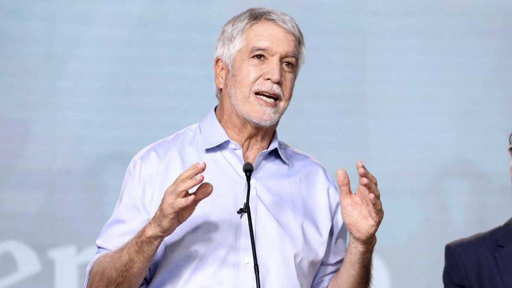 Vencedores y 'quemados' de las elecciones para el Congreso 3 Vencedores y 'quemados' de las elecciones para el Congreso Con los 3 candidatos presidenciales que salieron de las consultas interpartidistas quedó claro el mapa de los ganadores y los perdedores del resto de los otros 12 aspirantes que participaron.