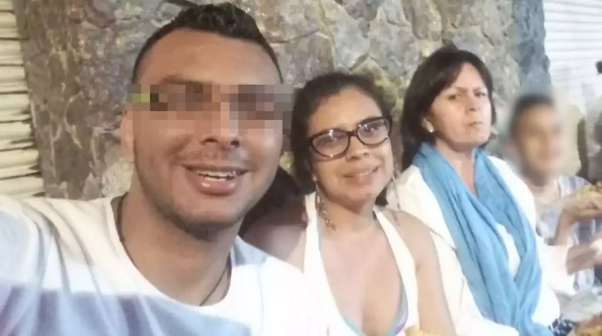 47 años de cárcel por asesinar a su mamá, su hermana y un sobrino Por descuartizar a su hermana, enterrar a su madre y a su sobrino debajo de un lavadero&nbsp;fue condenado a 47 años de cárcel Sebastián Ocampo Montes.