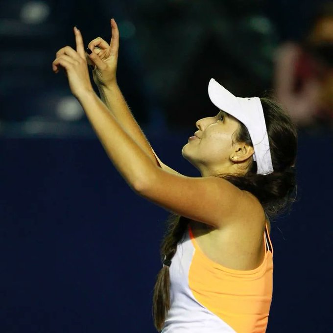 ¡Gigante! María Camila Osorio es finalista en Monterrey 1 ¡Gigante! María Camila Osorio es finalista en Monterrey María Camila Osorio le sigue dando alegrías al tenis colombiano. Este sábado la cucuteña clasificó a la final del Abierto de Monterrey (México), luego de vencer a la española Nuria Parrizas por un marcador de 6-4 y 6-4, en el Club Sonoma.