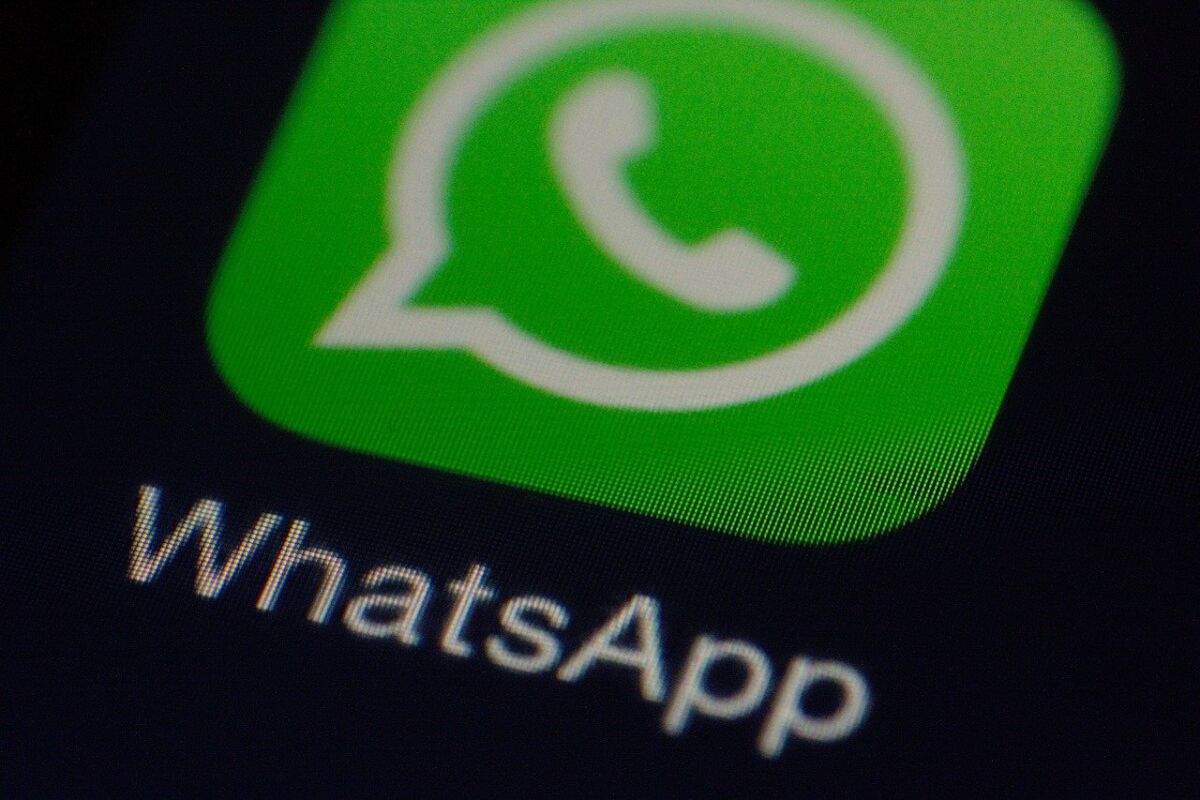 ¡Ojo! WhatsApp podría cerrarle su cuenta si incumple estas 6 cosas WhatsApp, la aplicación de mensajería más a usada a nivel mundial, le recordó a todos sus usuarios sobre las 6 reglas clave que se deben regir para su uso. Como si se tratase de un mandamiento, cualquier incumplimiento de estas 6 condiciones podría llevarlo a la suspensión permanente de su cuenta.
