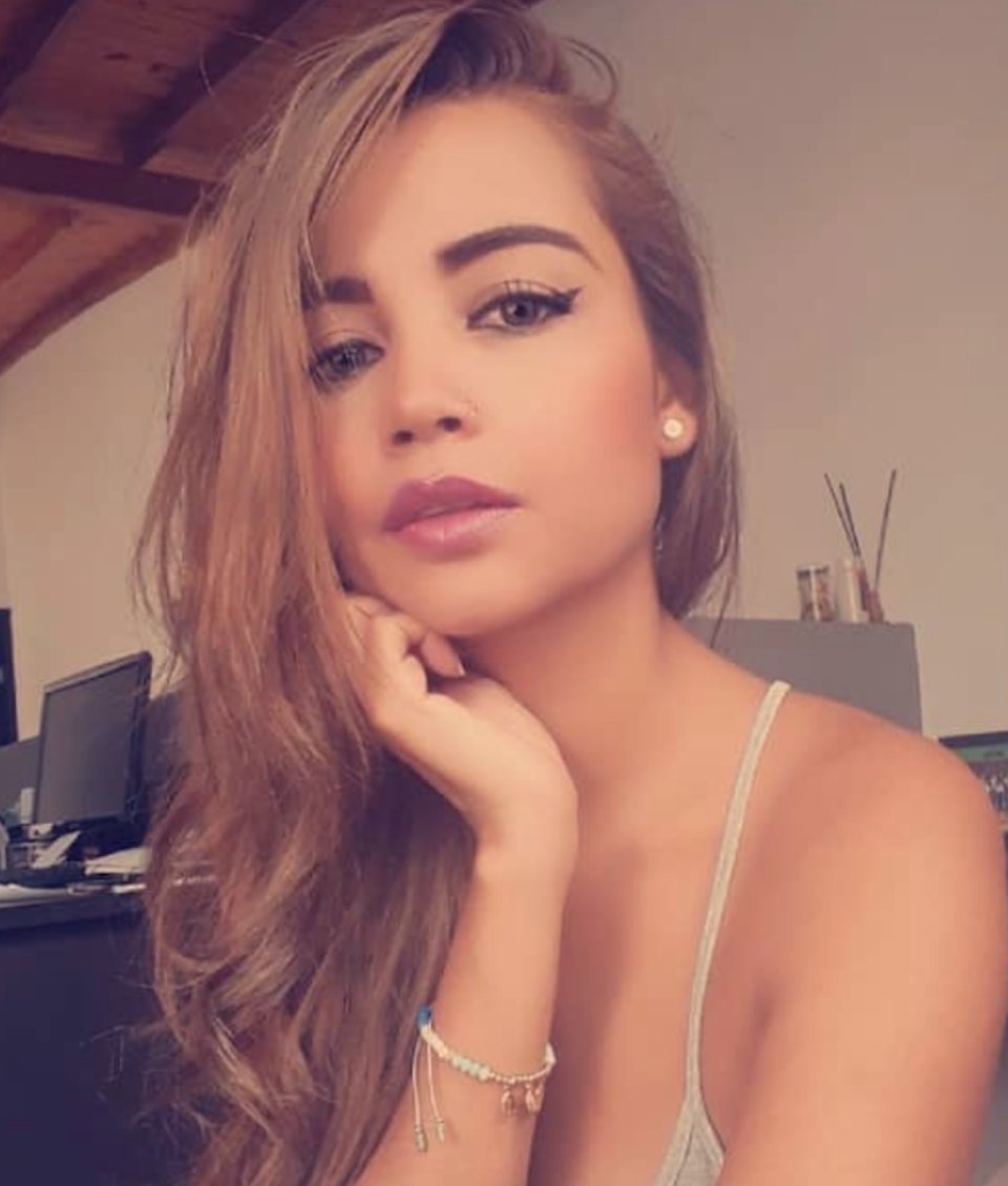 Colombiana pasó de ser monja a modelo webcam 2 Colombiana pasó de ser monja a modelo webcam La colombiana Yudy Pineda decidió servir en la iglesia como monja durante ocho años de su vida, pero decidió ‘colgar’ la sotana y dedicarse a ser modelo webcam.