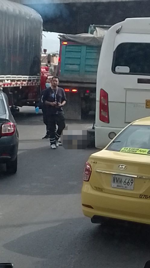 Motociclista pierde la vida en accidente en la Carrera 30 Los motociclistas siguen siendo el actor vial más expuesto a los peligros en Bogotá, y los hechos hablan por sí solos. A la muerte de una femenina esta mañana en el barrio Quiroga (Rafael Uribe), quien se movilizaba como acompañante, se le sumó esta tarde otra víctima en moto que sufrió un accidente fatal cuando se desplazaba por la Carrera 30.