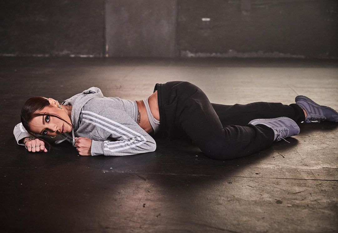 Anitta: la primera latina número uno del mundo en Spotify 2 Anitta: la primera latina número uno del mundo en Spotify La cantante brasileña Anitta, con su más reciente lanzamiento: 'Envolver', se convirtió este viernes en la más escuchada del mundo en la lista de Spotify, pues su pegajoso tema se ha vuelto tendencia.