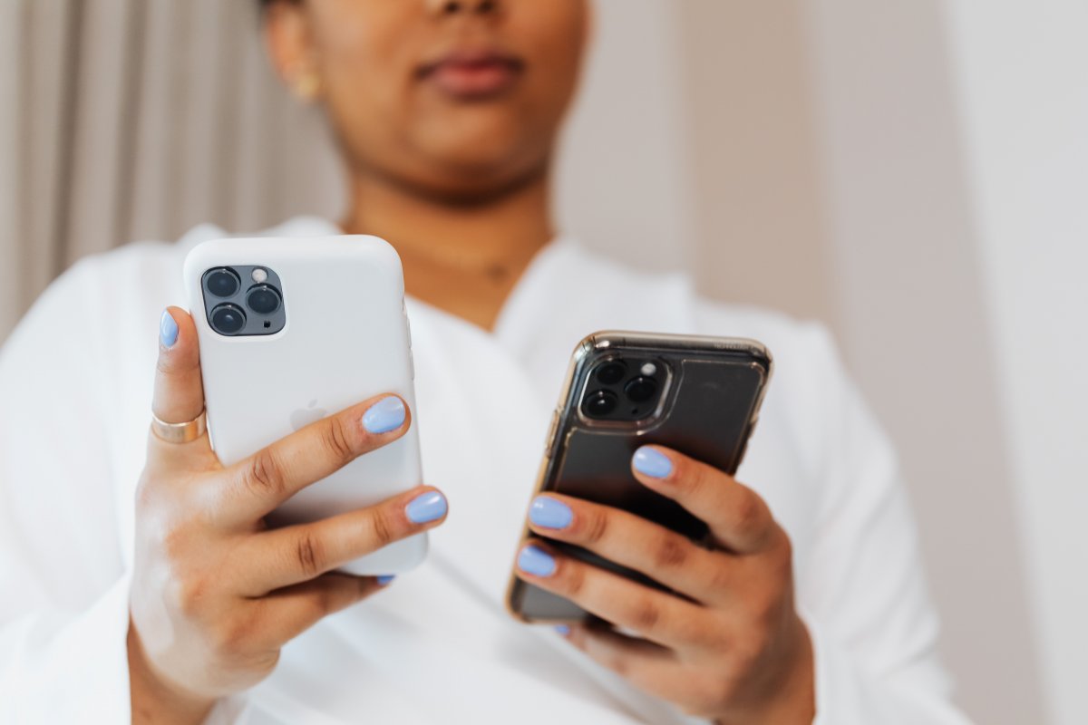 Apple y Nike detienen las ventas de sus productos en Rusia 1 Apple y Nike detienen las ventas de sus productos en Rusia Apple ha anunciado este martes que ha detenido todas las ventas de sus productos en Rusia como respuesta a la invasión a Ucrania y que la plataforma de pago Apple Pay así como otros servicios también han sido "limitados".