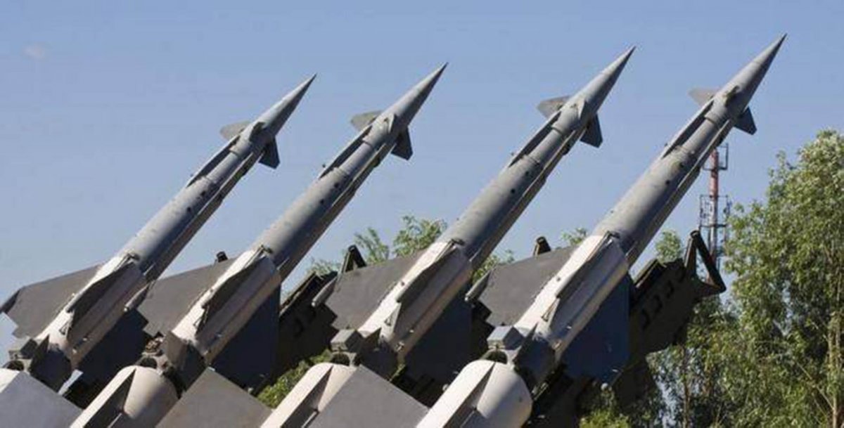 Putin mete miedo con sus misiles nucleares 3 Putin mete miedo con sus misiles nucleares tras varios días de la temeraria invasión de Rusia a Ucrania, las tensiones no han hecho más que endurecerse y, al menos a día de hoy, el conflicto parece cada vez más lejos de una resolución pacífica, con todo y que las delegaciones de ambos gobiernos se encuentran negociando.