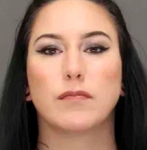 Le quitó la cabeza a su novio mientras tenían relaciones sexuales "Me volví loca y lo asesiné", dijo la mujer que decapitó a su novio, al parecer, luego de consumir drogas.
