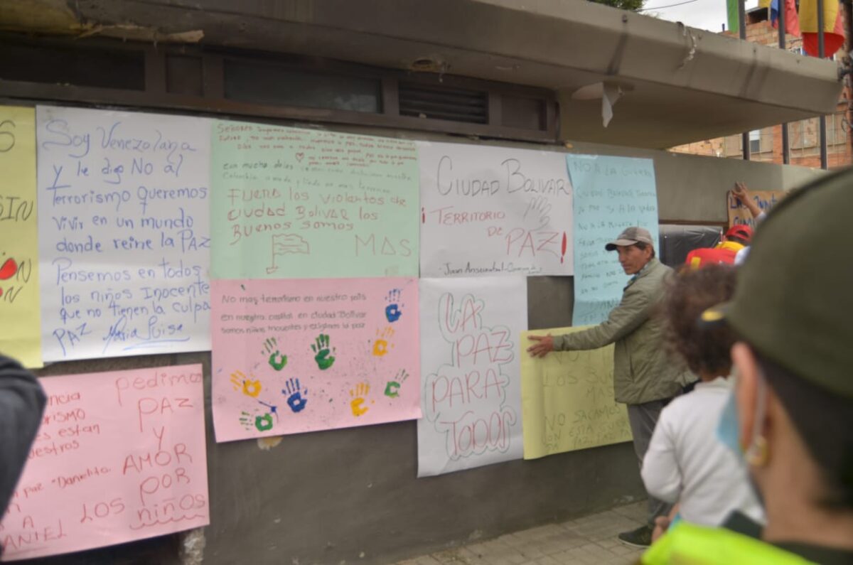 Niña de 5 años con muerte cerebral tras atentado en CAI de Ciudad Bolívar El general Eliécer Camacho, comandante de la Policía Metropolitana de Bogotá, confirmó que, aparte del menor de 12 años que murió en la madrigada de este domingo tras ser víctima del atentado contra el CAI de Arborizadora Alta, se le suma que hay otra menor, una niña de cinco años que sufrió muerte cerebral.