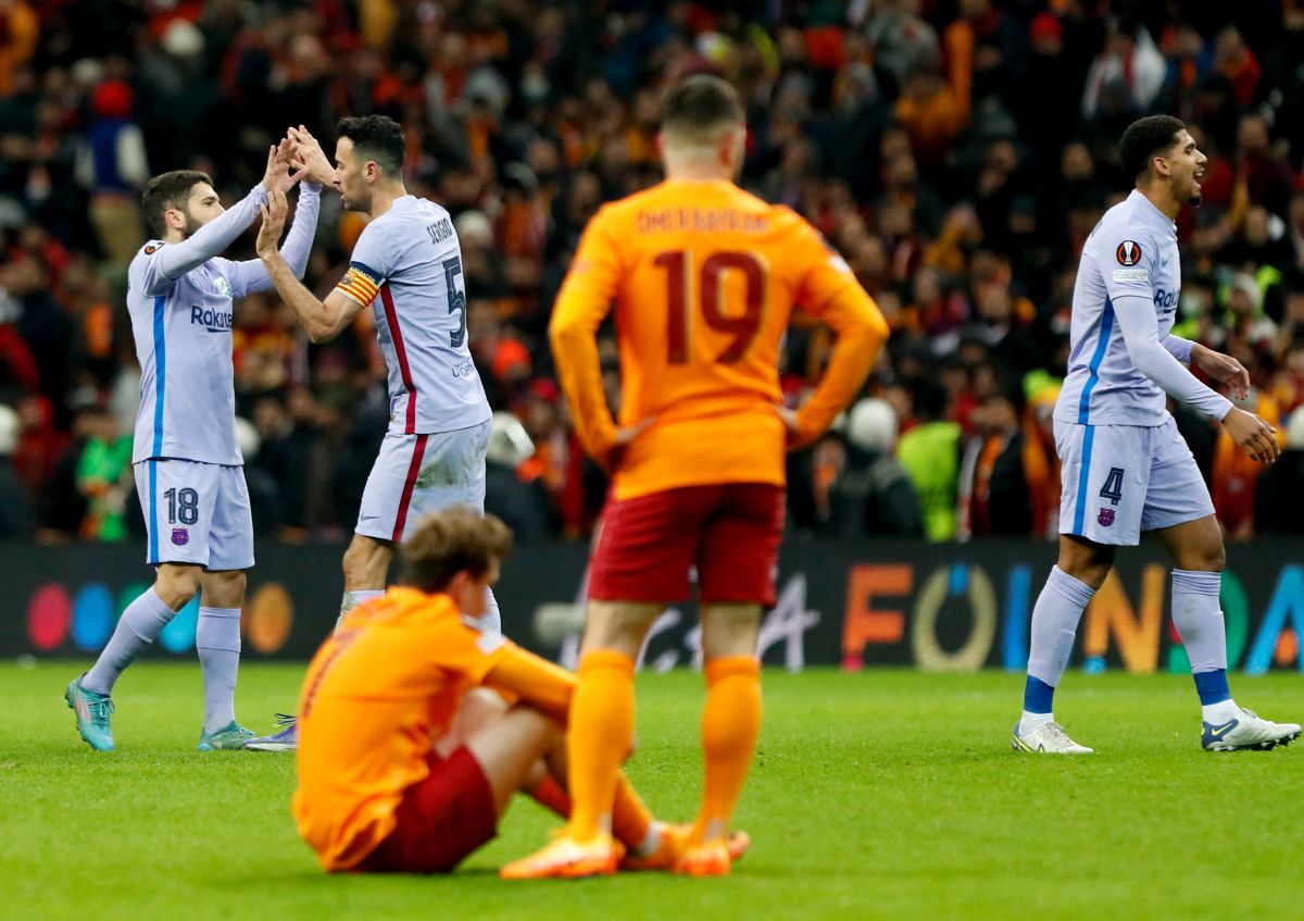Con cuatro colombianos quedó el cuadro de cuartos en la Europa League El Barcelona y el Atalanta sellaron este jueves sus cupos a los cuartos de final de la Europa League, una ronda en la que no estarán los dos equipos sevillanos, Betis y Sevilla, que se vieron castigados en la prórroga ante el Eintracht Frankfurt y el West Ham, respectivamente.