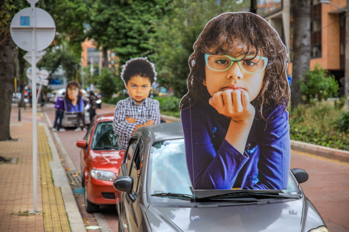 Campaña para corregir a los mal parqueados 1 Campaña para corregir a los mal parqueados Tanto peatones, conductores responsables y la ciudadanía, en general, están visiblemente cansados de las personas que dejan a sus carros mal parqueados en cualquier parte, invadiendo el espacio público que es usado y aprovechado por todos.