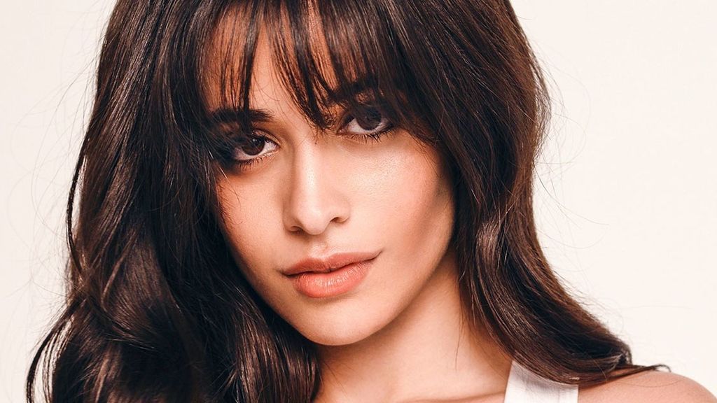 EN VIDEO: ¡Se le vio una! Camila mostró mucho más que el cabello La artista Camila Cabello, reconocida en todo el mundo, se hizo viral mientras promocionaba su nuevo tema en compañía de Ed Sheran. Por un descuido durante una entrevista, dejó ver más de la cuenta y pasó uno de los momentos más vergonzoso de toda su carrera.