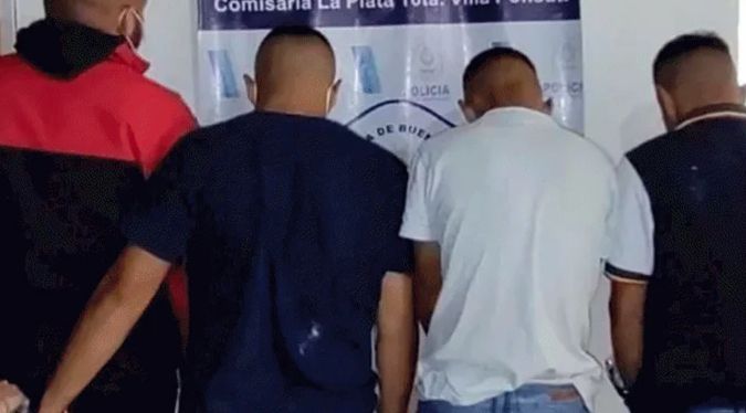 ¡Insólito! No los dejaron entrar a una fiesta y terminaron matando a una mujer a bala 7 ¡Insólito! No los dejaron entrar a una fiesta y terminaron matando a una mujer a bala El insólito caso ocurrió este fin de semana en la ciudad de La Plata, en Argentina. De acuerdo con lo informado por el medio argentino C5N, en horas de la madrugada llegaron 5 hombres y una mujer al inmueble donde se realizaba el festejo.
