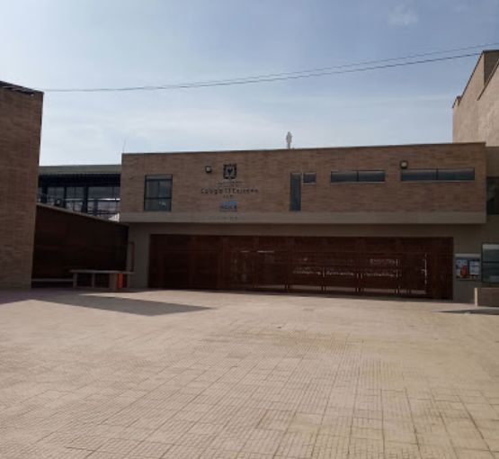 Denuncian abuso sexual de estudiante a menor en colegio público de Madelena Las denuncias de casos de abuso sexual contra estudiantes de colegio, infortunadamente, siguen a la orden del día en Bogotá. En las últimas horas se conoció una nueva denuncia, esta vez en la institución educativa El Ensueño, en el barrio Madelena de Ciudad Bolívar.