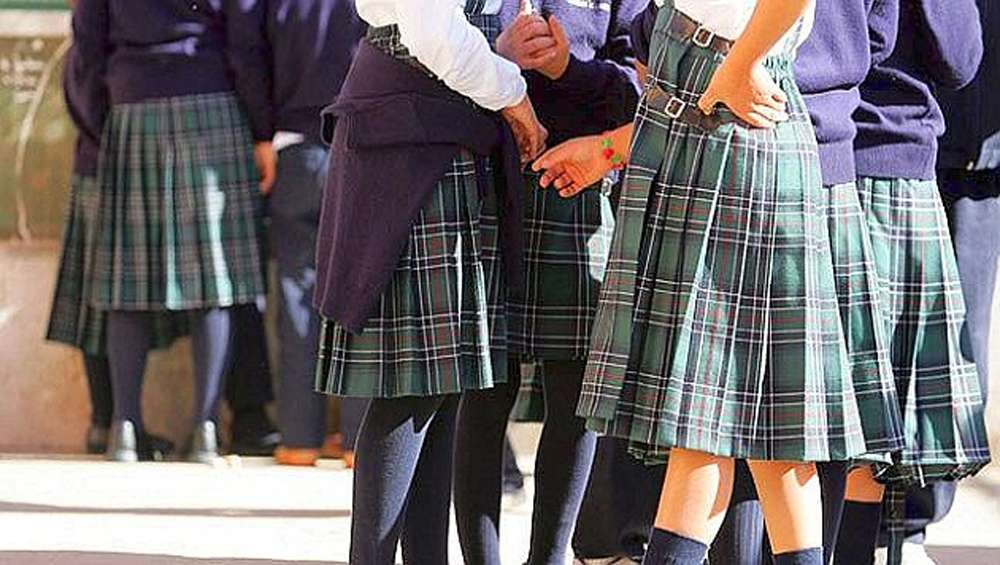 Rectores de Bogotá pidieron más respaldo del distrito por abusos sexuales Un grupo de rectores y rectoras de colegios públicos realizaron este miércoles un plantón a las afueras de la Secretaría de Educación en Bogotá, para reclamar por la “falta de respaldo” de las autoridades distritales para solucionar las necesidad institucionales que hoy afrontan en cada colegio.