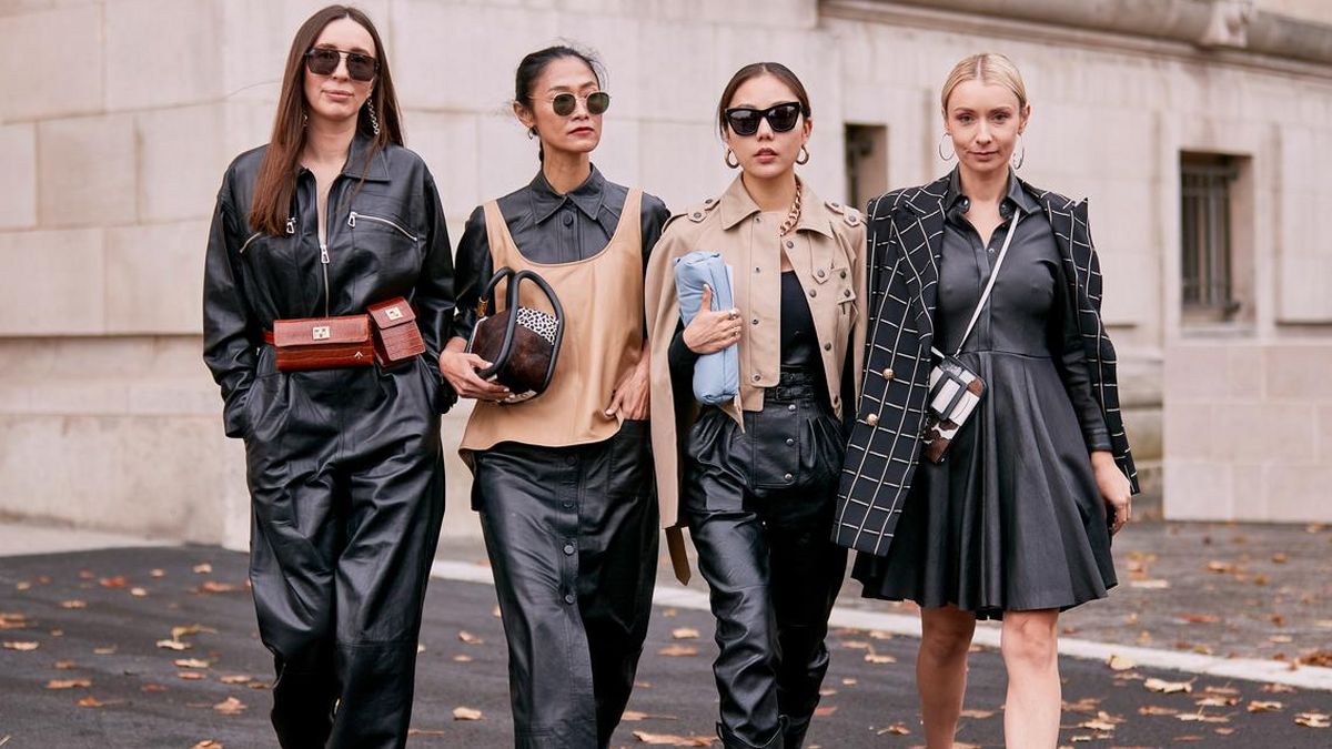 Las prendas en cuero que están de moda por estos días Hay estilos que por momentos mandan la parada y se vuelven tendencia. Eso es lo que está pasando con las prendas en cuero, las cuales se están llevando de pies a cabeza.