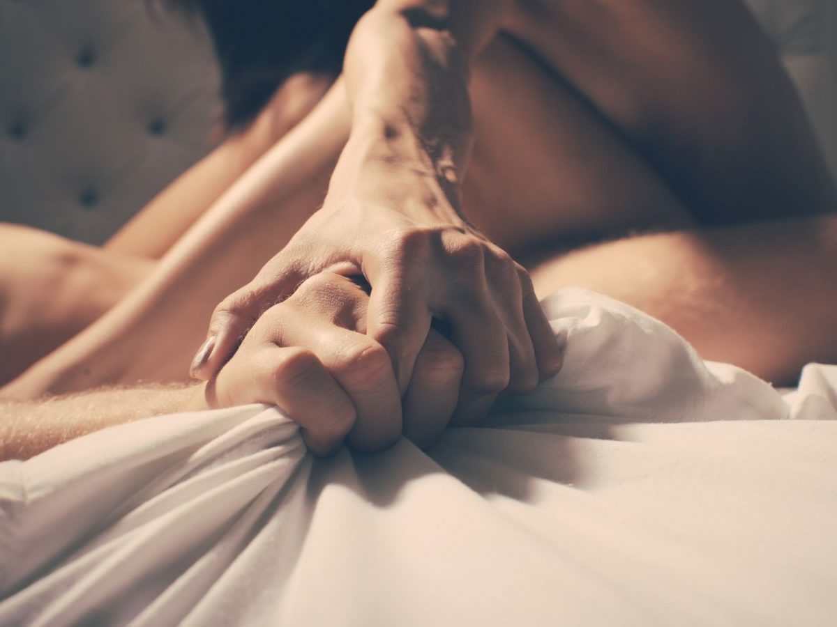 Según expertos, esto es lo que debe durar una relación sexual Muchos mitos hay alrededor de cuánto debe durar una relación sexual. También son numerosas las investigaciones a cargo de científicos, biólogos y sexólogos que cuentan el tiempo del coito para que se alcance la satisfacción, y precisamente sobre esto acaban de salir nuevos estudios.