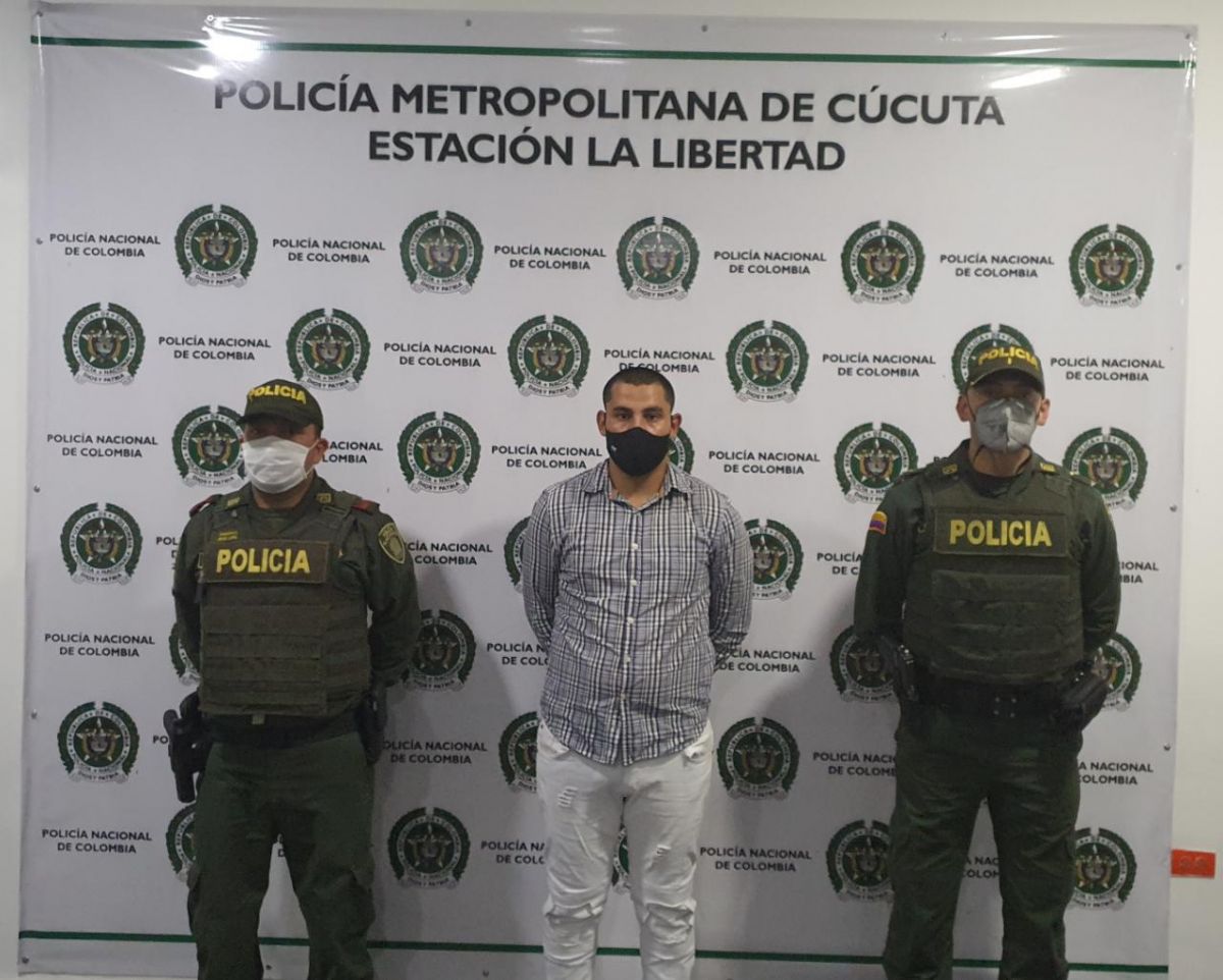 Condenado por ataque terrorista a la Escuela General Santander 1 Condenado por ataque terrorista a la Escuela General Santander Hace pocos minutos la Fiscalía General de la Nación dio a conocer que Ricardo Andrés Carvajal Salgar, implicado en el ataque terrorista cometido hace poco más de tres años en la Escuela de Cadetes de la Policía Nacional General Francisco de Paula Santander, fue condenado al ser señalado por varios delitos.