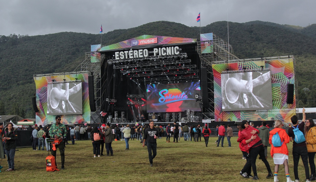Habrá baños sin genero en el Festival Estéreo Picnic 1 Habrá baños sin genero en el Festival Estéreo Picnic Los asistentes a la nueva edición del Festival Estéreo Picnic que se realizará este fin de semana a las afueras del norte de Bogotá, se encontrarán con una interesante iniciativa con los ‘Baños para Todes’.