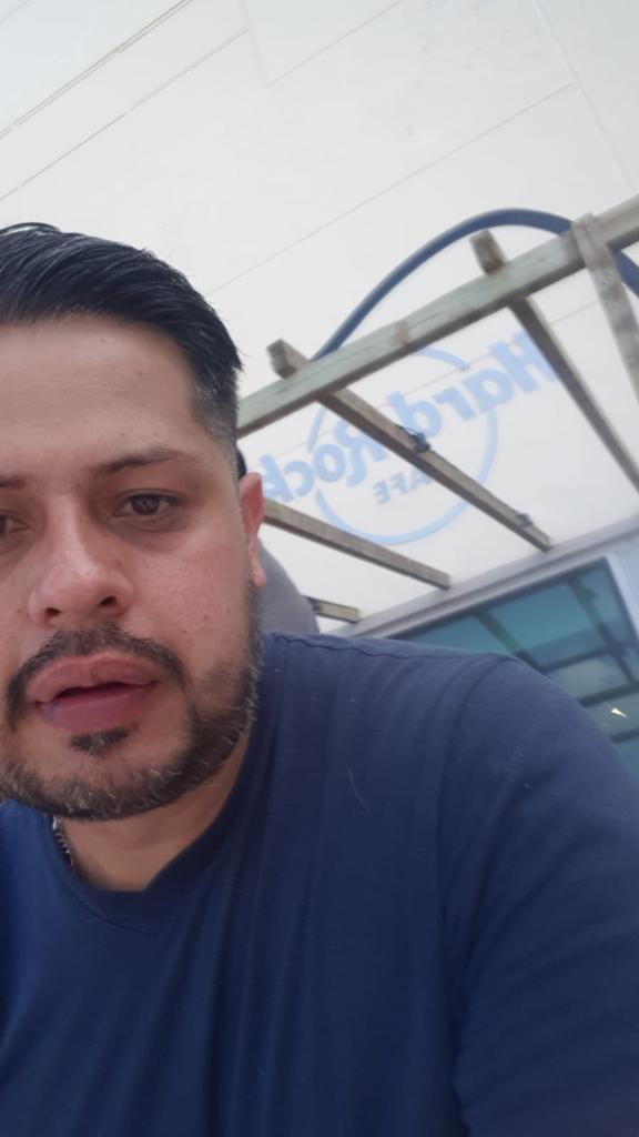 Luto en Bosa por la muerte de Juan Carlos en la frontera gringa Juan Carlos Rivera Cerón tenía un sueño: pisar tierras estadounidenses para trabajar, ganar dinero y con esto poder salir de deudas y brindarles una mejor calidad de vida a sus tres pequeños hijos y a su esposa. Efectivamente, este bogotano logró llegar a Estados Unidos, pero apenas lo hizo perdió la vida.
