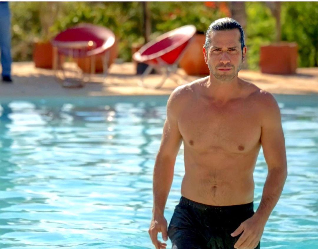 Gregorio Pernía y su hijo despiertan suspiros en las redes sociales El actor Gregorio Pernía es uno de los galanes de la televisión colombiana y es que sin duda Pernía, con ese cuerpo musculoso y tonificado, pone a más de una de sus seguidoras a suspirar. Pero lo que ha sorprendido a sus fans dentro de sus más de 6 millones de seguidores es su hijo Emiliano.