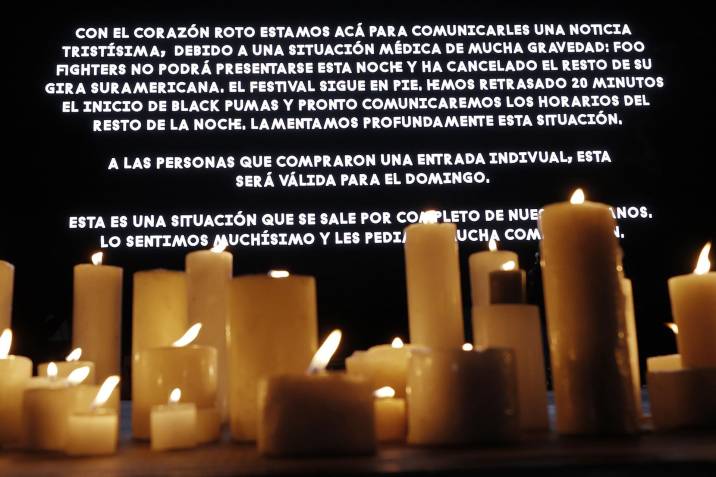 Dolor y llanto en el Festival Estéreo Picnic por la muerte de Taylor Hawkins 1 Dolor y llanto en el Festival Estéreo Picnic por la muerte de Taylor Hawkins Los Fighters eran los llamados a cerrar este viernes la primera jornada del Estéreo Picnic, pero una hora antes de que subieran al escenario la noticia de la muerte del baterista, anunciada por la propia banda en sus redes sociales, corrió como pólvora entre la multitud.