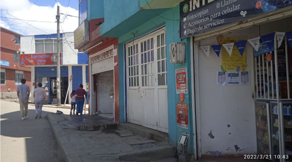Álvaro, una de las víctimas en doble crimen cometido en bar de Santo Domingo 3 Álvaro, una de las víctimas en doble crimen cometido en bar de Santo Domingo La promesa que Álvaro González Narváez le hizo a su esposa, de pasar el resto de su vida con ella, se desvaneció en un instante fugaz la noche del pasado domingo, cuando un sujeto lo baleó junto a otro hombre llamado Luis Eduardo Betancourt. Todo ocurrió dentro de un bar del barrio Santo Domingo (Ciudad Bolívar), zona de abundantes comercios y vecinos, hoy aterrados con este doble crimen.