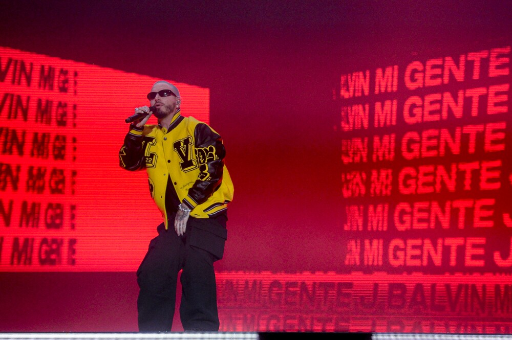 La respuesta de J Balvin a quienes criticaron su presentación en el Estéreo Picnic 1 La respuesta de J Balvin a quienes criticaron su presentación en el Estéreo Picnic Tras la presentación de J Balvin el pasado fin de semana en el Festival Estéreo Picnic, uno de los eventos musicales mas esperados en Colombia, a pesar de ser uno de los artistas de alto calibre de este festival, muchos seguidores se quejaron y hasta se atrevieron a comentar que la presentación del artista paisa estuvo bastante floja.