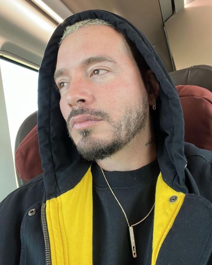 Residente le dice a J Balvin que mejor no le responda a su ataque Tras la polémica que desató el cantante puertorriqueño René Pérez, más conocido como Residente, con su nueva canción, en la que ataca al paisa J Balvin, este volvió a referirse al tema para justificar su actuar y decirle al intérprete de 'Niño soñador' que mejor no le responda.