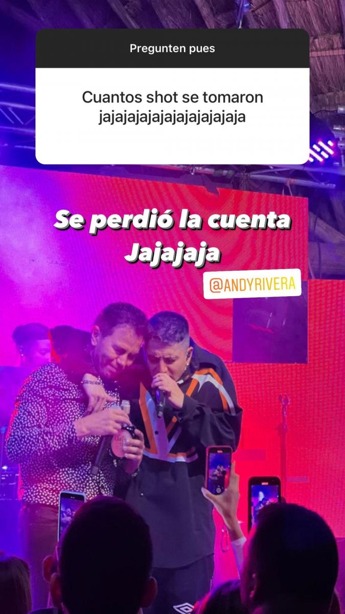 Lina Tejeiro explicó por qué no asistió al cumpleaños de Jhonny Rivera Recientemente el cantante de música popular Jhonny Rivera, junto a varios famosos y su hijo Andy, celebró su cumpleaños número 48; al juzgar por las imágenes la pasaron bien y se pasaron de tragos, sin embargo, lo que generó comentarios fue la ausencia de Lina Tejeiro.