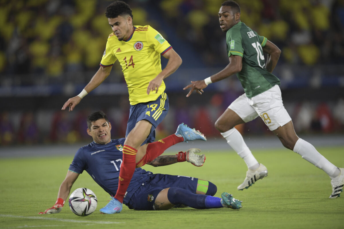 ¡Por fin! Colombia terminó la maldición y acabó con 684 minutos sin anotar 2 ¡Por fin! Colombia terminó la maldición y acabó con 684 minutos sin anotar Se acabó el primer tiempo en el Estadio Metropolitano de Barranquilla y la Selección Colombia vence 1-0 a Bolivia en la fecha 17 de la Eliminatoria Suramericana al Mundial Catar 2022. El autor del gol fue el guajiro y figura del Liverpool 'Lucho' Díaz.