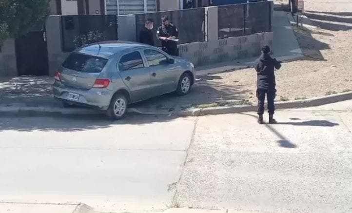"Fue un accidente": madre arrolló a su hijita y la mató Una mujer, sin querer, atropelló a su pequeña hija de 6 años ocasionándole la muerte. La madre, Karina Olea, contó a través de sus redes el lamentable suceso que le cobró la vida a su primogénita. Esto aclarando no fue una imprudencia si no un accidente.
