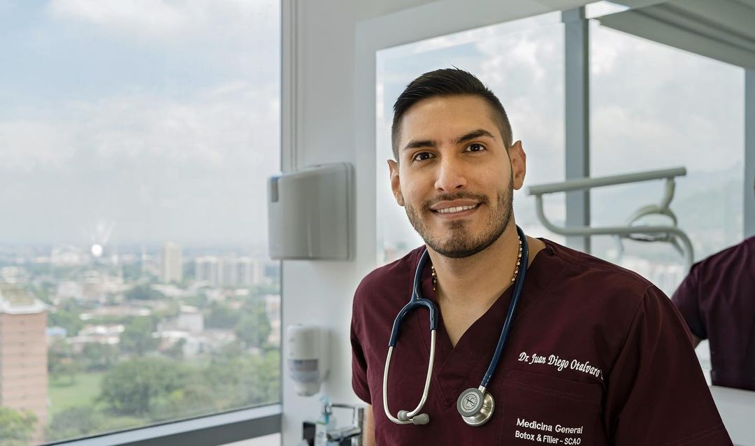 Médico boleteó los retoquitos de varias famosas... ¡vea el antes y el ahora! Hay famosas que uno sabe que cualquier retoque tienen, pues las fotos del antes y después las delatan.