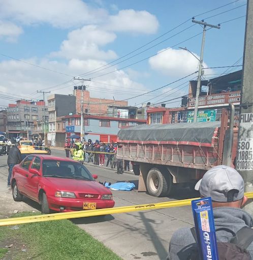 Fatal accidente de mujer en moto en el Quiroga 1 Fatal accidente de mujer en moto en el Quiroga Una tragedia ocurrió en la mañana de este jueves en una vía principal del barrio Quiroga, de la localidad de Rafael Uribe, donde, por culpa de un cono mal ubicado en la vía un motociclista perdió el control y la situación terminó con un hecho fatal.