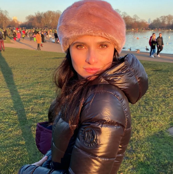 Mónica Lopera se metió en la TV británica Estaba feliz con su participación en un capítulo de la cuarta temporada de la exitosa serie británica ‘Killing Eve’, y al finalizar las grabaciones,&nbsp; Mónica Lopera no sabía lo que esperaba.