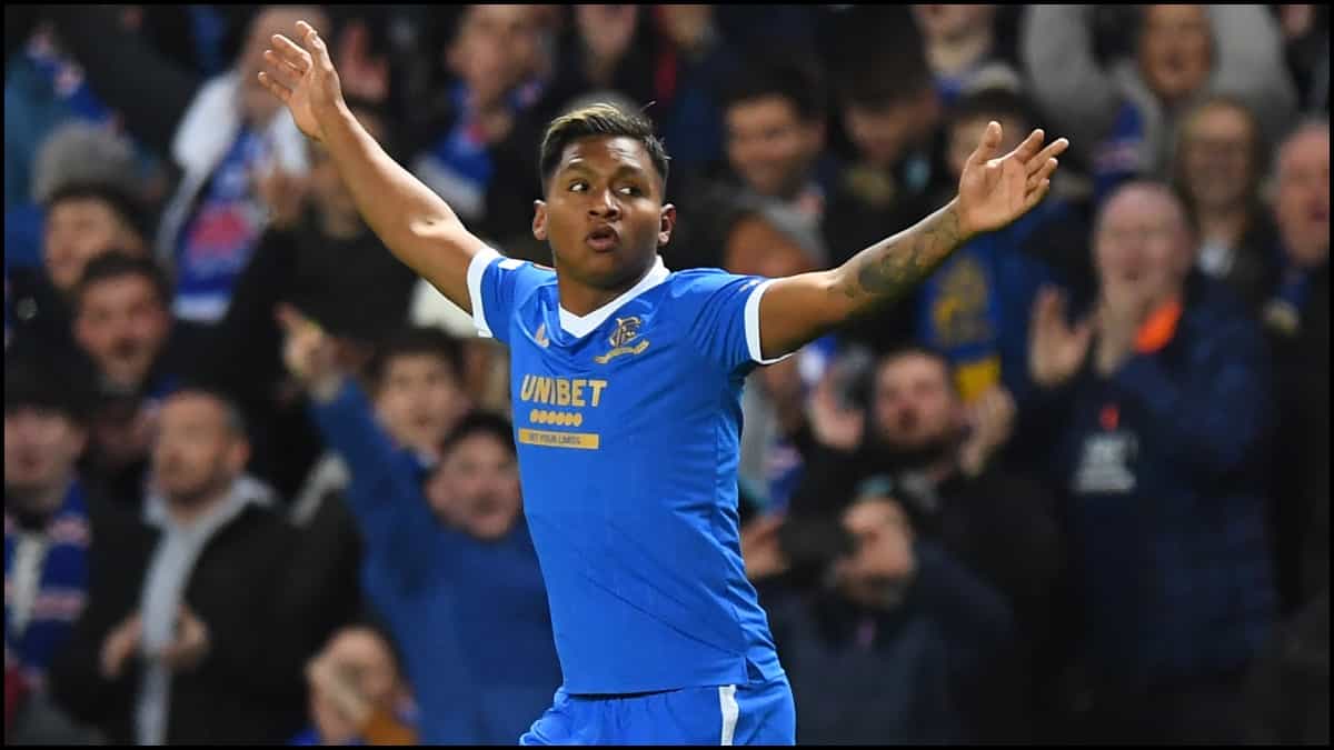 Morelos superó a Falcao y es top 3 de goleadores de la Europa League ¡Siguen haciendo historia¡ El colombiano Alfredo Morelos marcó hoy un nuevo récord para uno de los torneos más competitivos a nivel mundial, la Uefa Europa League. En la victoria 3-0 del Rangers contra la Estrella Roja de Belgrado anotó el gol que necesitaba para superar a Falcao García y se posicionó en el top 3 de los máximos goleadores del torneo.