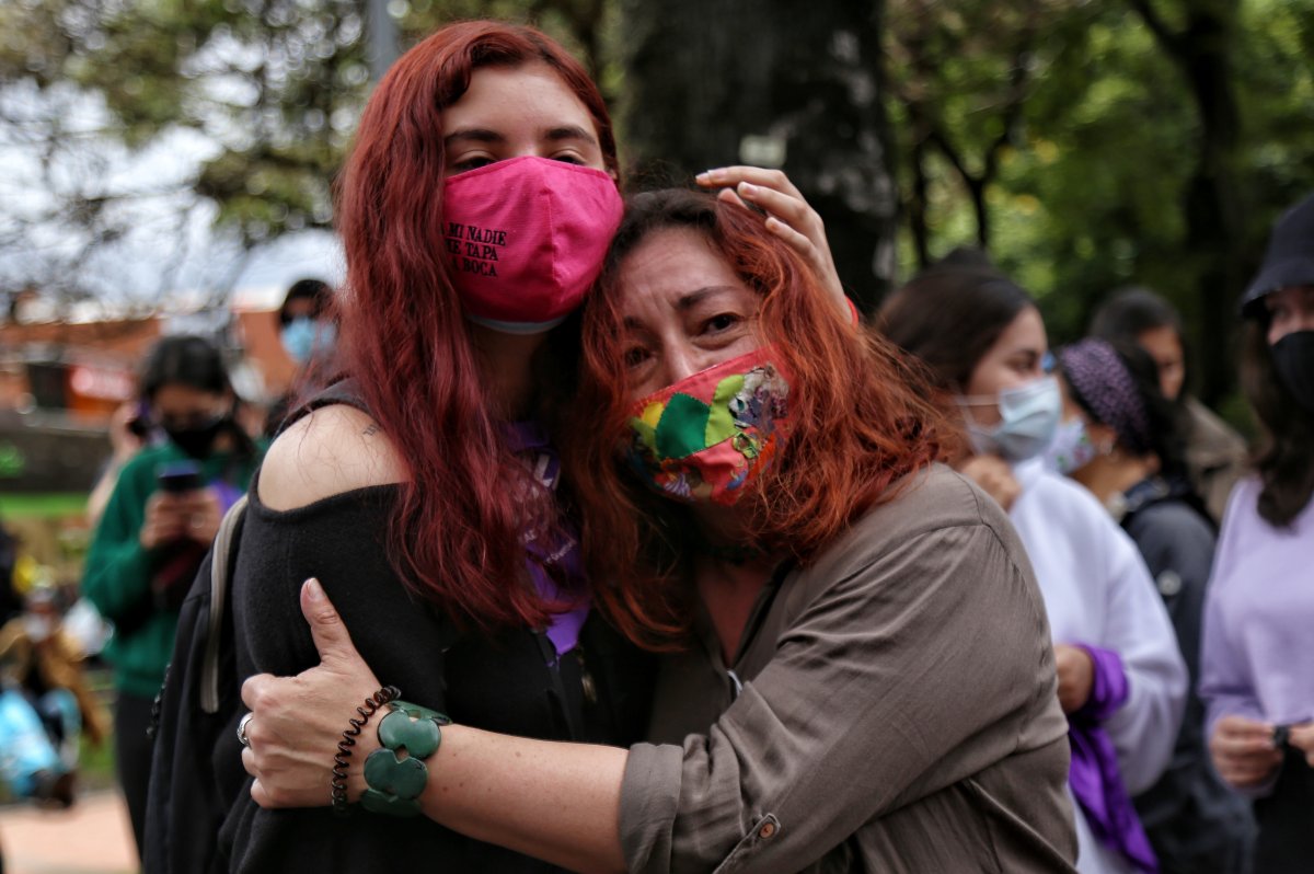 La razón por la que se conmemora el día de la mujer 8 La razón por la que se conmemora el día de la mujer En el Día Internacional de la Mujer, el cual se conmemora todos los 8 de marzo desde hace 47 años, se recuerda la lucha de varias mujeres alrededor del mundo, que se encuentran en la búsqueda de la igualdad de derechos. Pero, ¿cuál es la raíz de la escogencia de esta fecha?