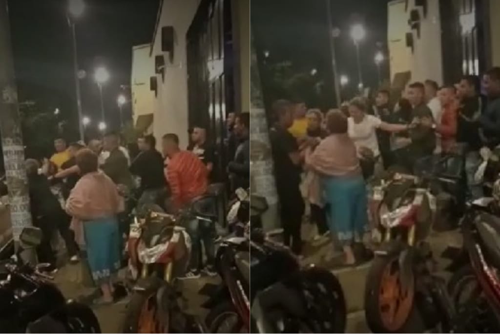 Paliza en el barrio 12 de octubre a vecino por pedir que le bajaran a la música 2 Paliza en el barrio 12 de octubre a vecino por pedir que le bajaran a la música En el barrio 12 de octubre, localidad de Barrios Unidos, un hombre fue víctima de un grupo de personas que le dieron una fuerte paliza, al parecer porque les solicitó que le bajaran a la música que estaban colocando.
