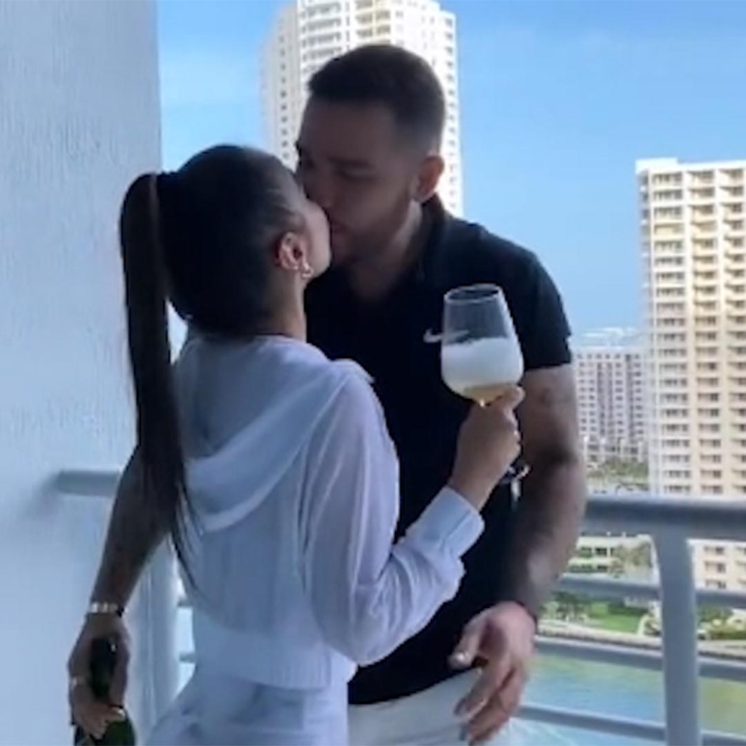 La envidiable vista del apartamento de Paola Jara en Miami 1 La envidiable vista del apartamento de Paola Jara en Miami Paola Jara sigue presumiendo la espectacular vista que tiene el apartamento que adquirió en Miami el año pasado en compañía de su prometido Jessi Uribe.