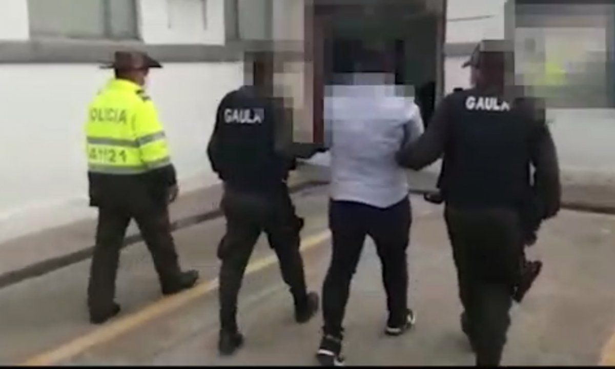 Recuperan a 6 perros Bulldog Francés que habían sido robados 3 Recuperan a 6 perros Bulldog Francés que habían sido robados En las últimas horas la Policía Nacional, a través del Gaula, logró rescatar a seis perros de raza Bulldog Francés que habían sido hurtados en el municipio de Villeta, Cundinamarca, y por los que estaban exigiendo grandes sumas de dinero para devolverlos.