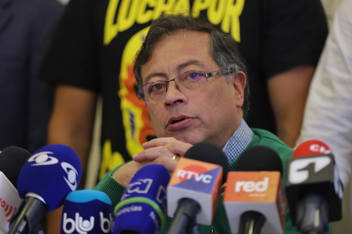 Pacto Histórico solicitó un nuevo reconteo de votos 1 Pacto Histórico solicitó un nuevo reconteo de votos Luego de estar casi terminado el conteo final de los votos pa3ra las consultas interpartidistas, el candidato presidencial del Pacto Histórico Gustavo Petro denunció que, según los cálculos de su partido, en aproximadamente 29.000 mesas de votación no se registró ningún voto por esa coalición, hecho que asegura es imposible.