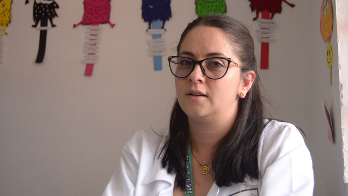 El triste relato de la profesora de Ivanna, la pequeña que murió en Ciudad Bolívar En horas de la mañana de este lunes, se conoció la triste noticia de la lamentable muerte de Ivanna Salomé, la menor de 5 años que se encontraba en estado crítico tras haber resultado lesionada en el atentado contra el CAI Arborizadora Alta (Ciudad Bolívar), que se perpetró en horas de la noche del sábado.