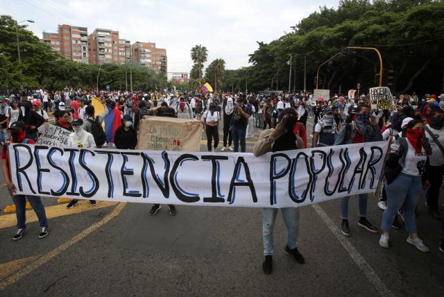 Alertan por planes para alterar orden público en la conmemoración del Paro Nacional 3 Alertan por planes para alterar orden público en la conmemoración del Paro Nacional Las autoridades colombianas alertaron sobre las posibles implicaciones en el orden público que traería la conmemoración de las protestas desarrolladas el año pasado, denominadas como paro nacional o estallido social, que desencadenó el anuncio del proyecto de reforma tributaria.