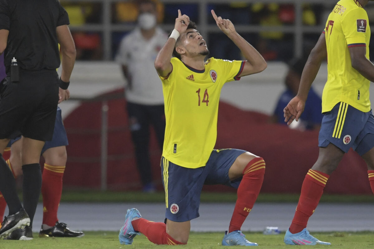 ¡Qué locura! Sacarían a una selección del Mundial... ¿y podría entrar Colombia? 9 ¡Qué locura! Sacarían a una selección del Mundial... ¿y podría entrar Colombia? Un rumor tiene ilusionados a los más acérrimos hinchas de la Selección Colombia, y es que con una carambola del fútbol se especula con la posibilidad de que el equipo dirigido por Reinaldo Rueda juegue el anhelado Mundial Catar 2022 como invitado. ¿Será cierta tanta belleza?