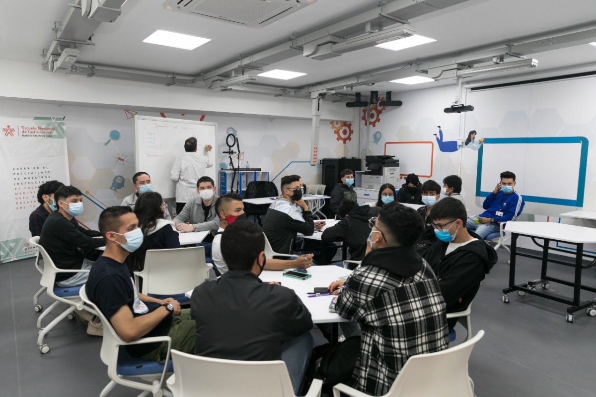 Abren 78.720 cupos para estudiar presencial con el Sena Si usted es de los que anhela estudiar en el Sena (Servicio Nacional de Aprendizaje) para abrirse un camino académico y a la vez apuntarle a un futuro laboral: ¡póngase las pilas!, pues la entidad acaba de abrir la segunda convocatoria de formación presencial titulada y adistancia 2022.