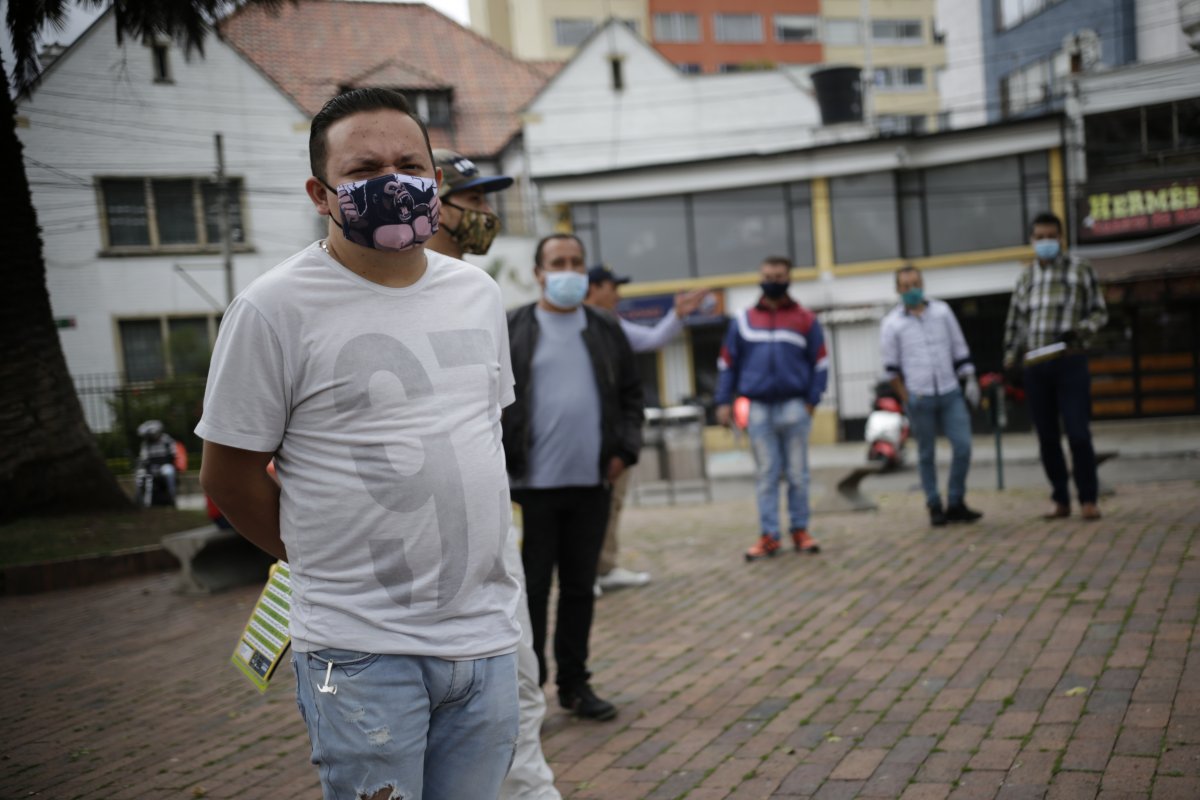 Las muertes por COVID bajaron este miércoles Colombia continúa con condiciones favorables en la situación epidemiológica, las muertes por COVID bajaron, tras registrar este miércoles 49 personas fallecidas y 1.222 nuevos casos, según el último informe del Ministerio de Salud.